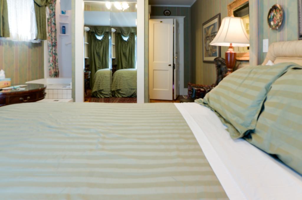 Calgary Westways Guest House Zimmer foto